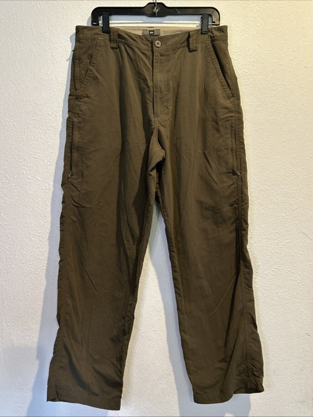 REI Co-op Mens 34x32" Relaxed Fit Cargo Hiking Pants Olive Green Nylon Blend